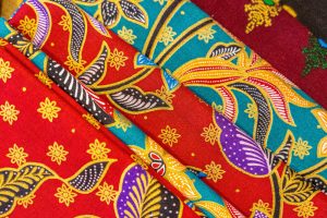 Membuat batik