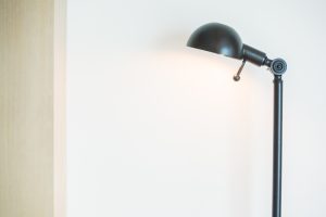 Lampu standing