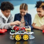 Merakit Robot yang Seru serta Membuka Banyak Kesempatan Kreatif