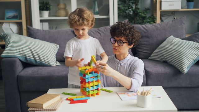 Mainan Montessori